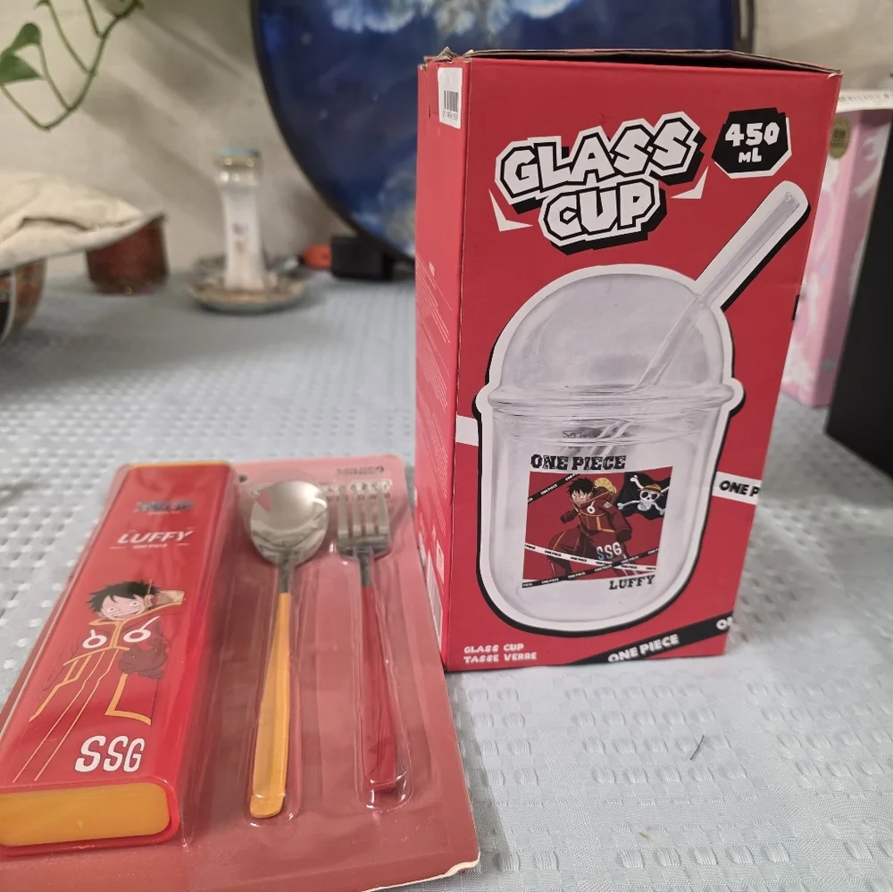 Lot of One Piece Merchandise Hat/Glass/Cutlery Set New.